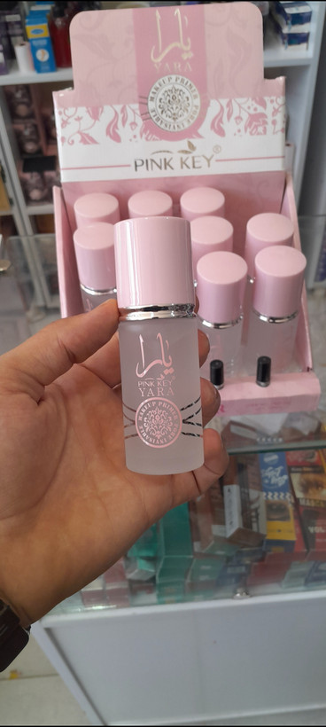 پرایمر زیرساز آرایش Pink Key Yara با بافت سبک و مخملی مناسب آمادهسازی پوست قبل از میکاپ